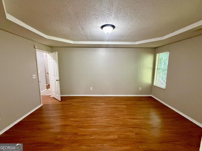 Building Photo - 1617 Picadilly Ct NE