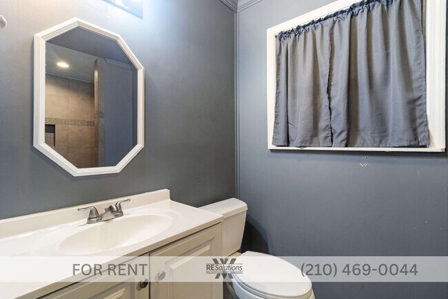 Building Photo - 800 Brooks Ave