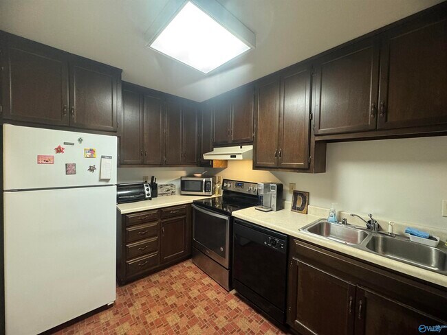 Building Photo - 2137 Belle Grove Dr SW