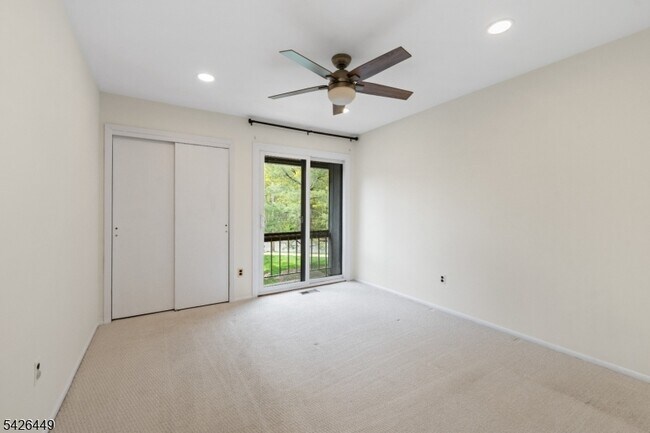 Building Photo - 257 Gemini Dr