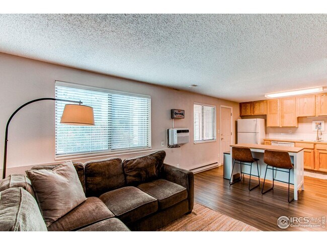 Building Photo - Mission Hills Condo