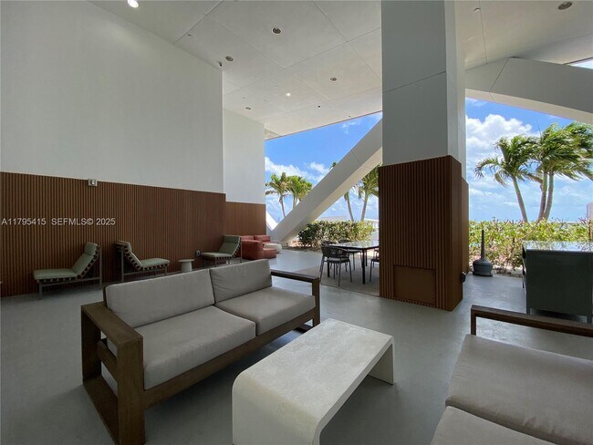 Building Photo - 888 Biscayne Blvd