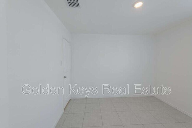 Building Photo - 2629 Turtle Dove Dr