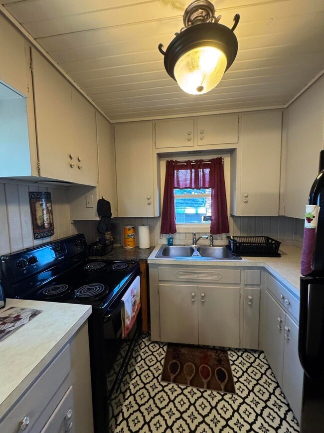 Building Photo - 13512 Venetian Dr