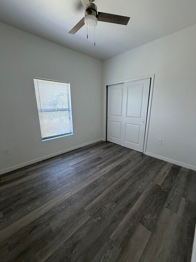 Building Photo - 1107 Abrams Blvd