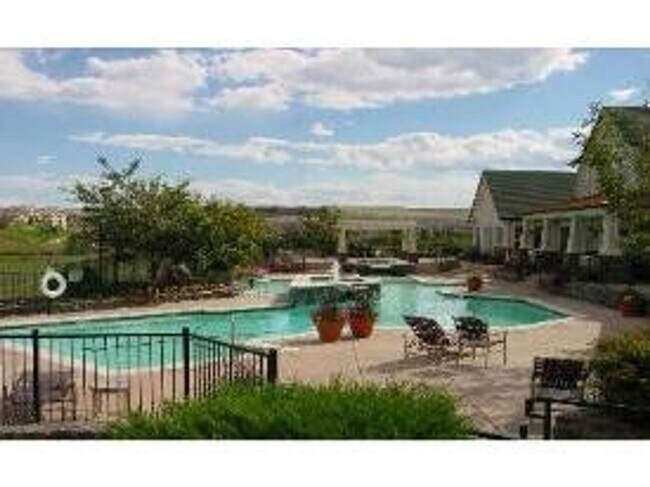 Building Photo - Saddlebrooke Condo with Views of the Pond ...