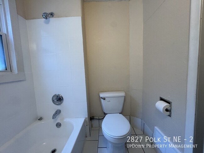 Building Photo - 2827 Polk St NE