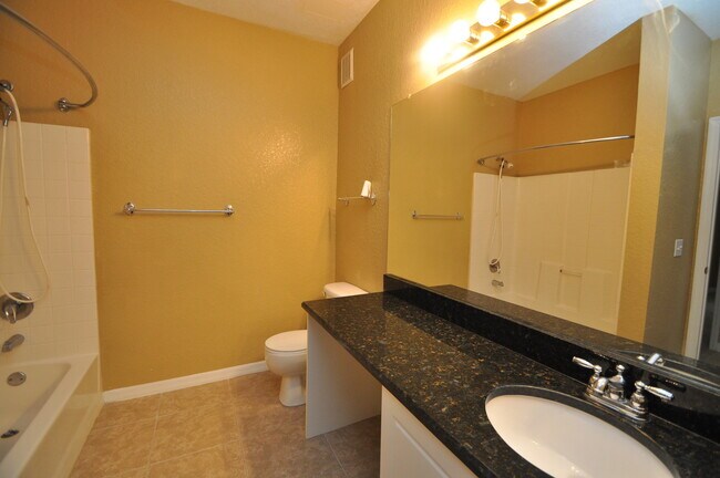 Building Photo - ALTAMONTE SPRINGS: Crescent Place at Lake ...