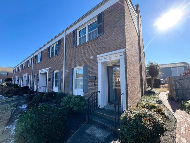 Building Photo - ***Waterfront Condo W/S/T INCLUDED!