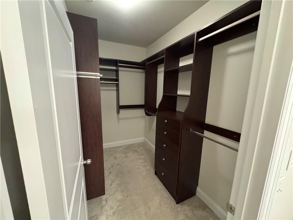 Building Photo - 901 Abernathy Rd NE