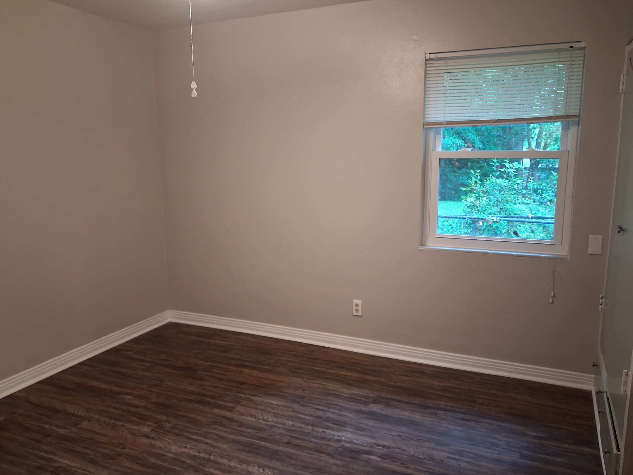 Middle bedroom - 614 N Gadsden St