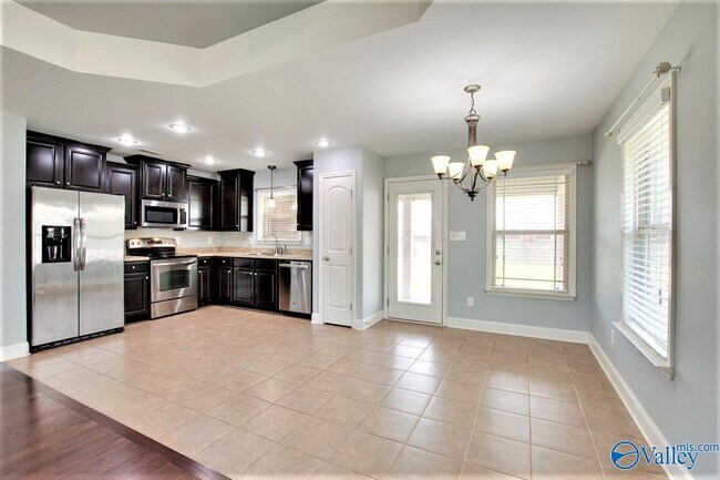 Building Photo - 24603 Rolling Vista Dr