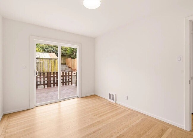 Building Photo - 577 Bellevue Ave