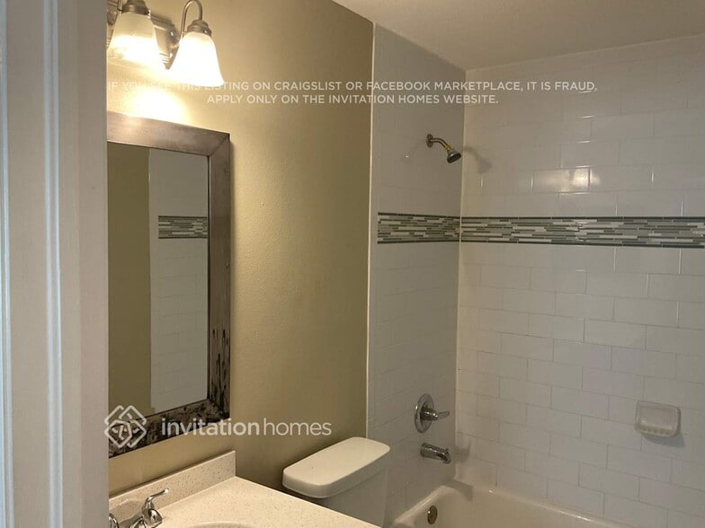 Building Photo - 1215 Lake Shore Ranch Dr