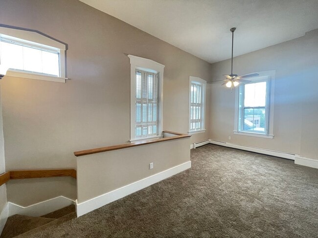 Building Photo - 46 Glass St