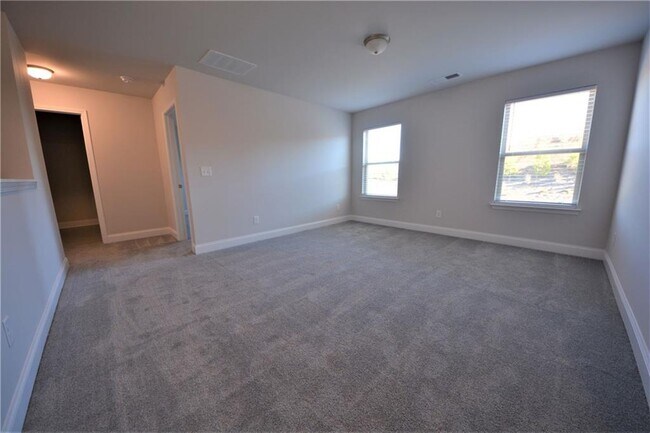 Building Photo - 246 Hellen Vly Dr