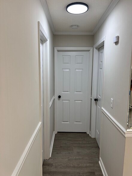 Building Photo - 2204 Delta Pl