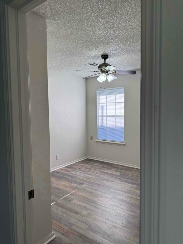 Building Photo - 8915 E 95th Pl