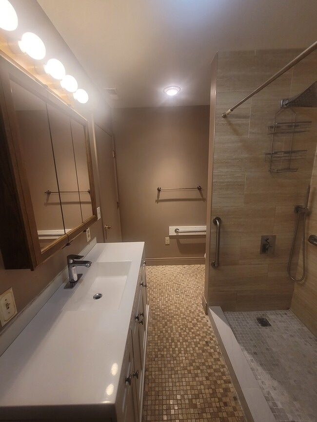 Building Photo - 106 Quail Dr