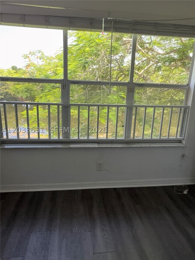 Building Photo - 13060 Vista Isles Dr