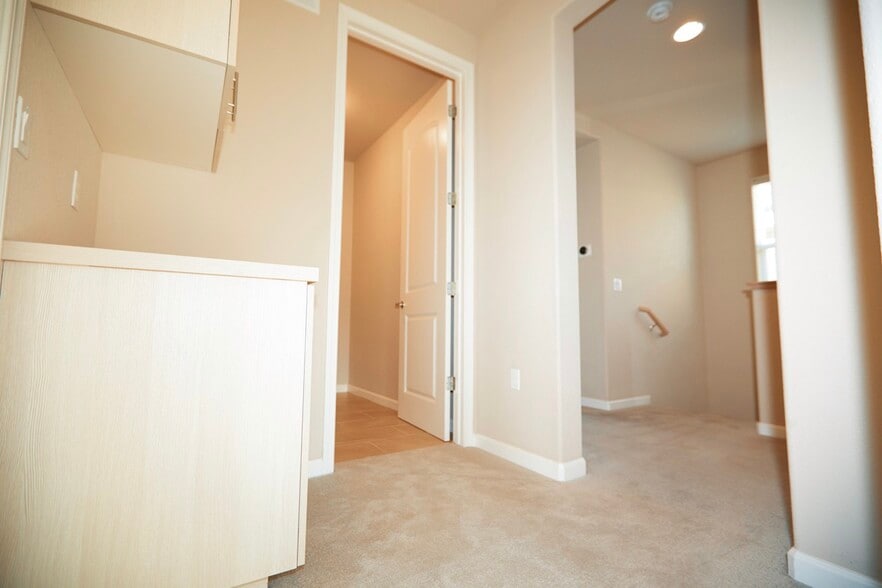 Building Photo - 4714 Tina Speciale Dr