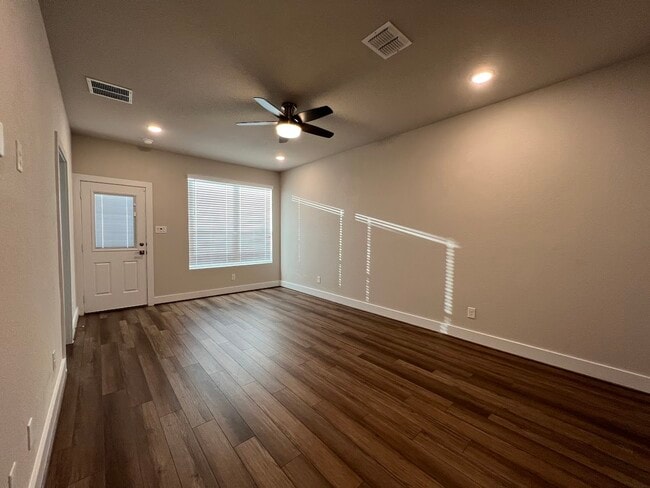 Building Photo - 8851 Oakland Rd