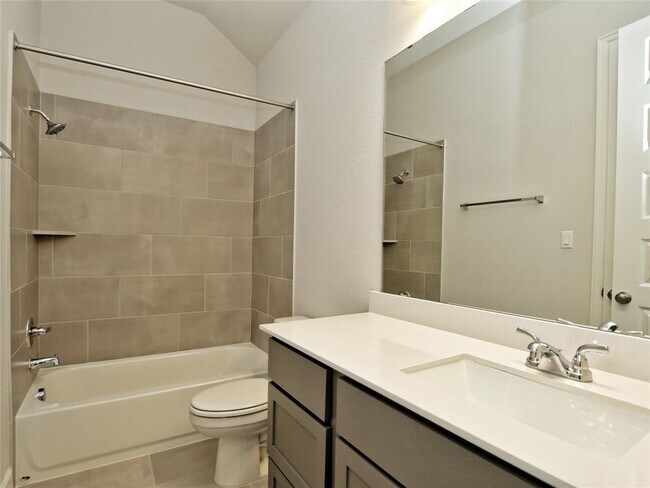 Building Photo - 612 Jefferson Dr