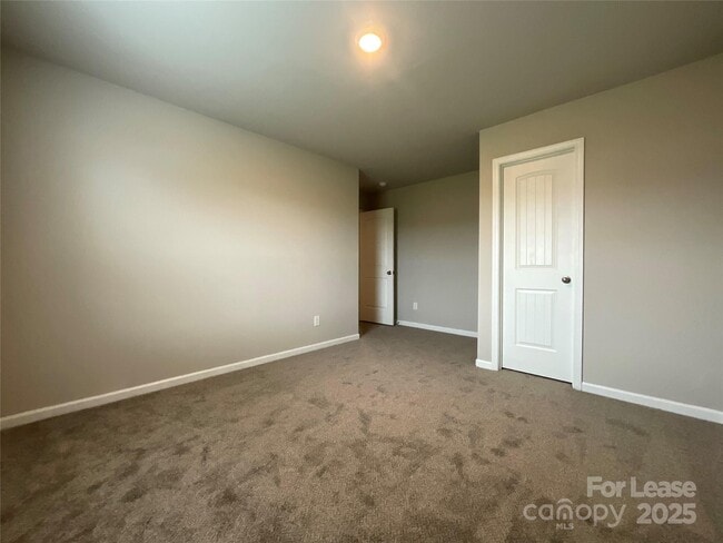 Building Photo - 6015 Ahoskie Dr