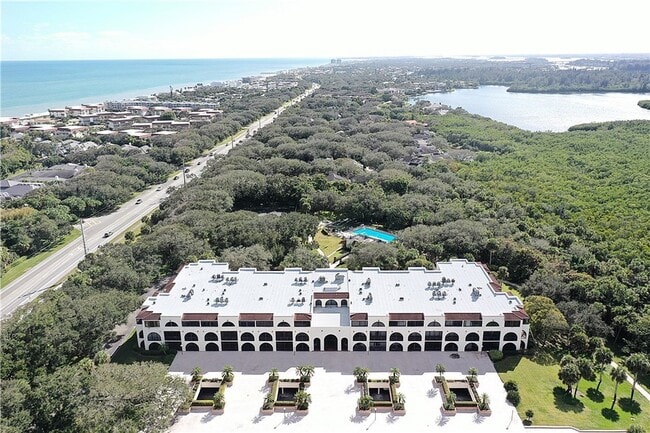 Building Photo - 5601 Jimmy Buffett Mem Hwy