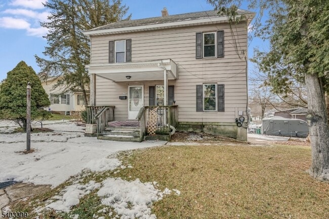 Building Photo - 155 Main St