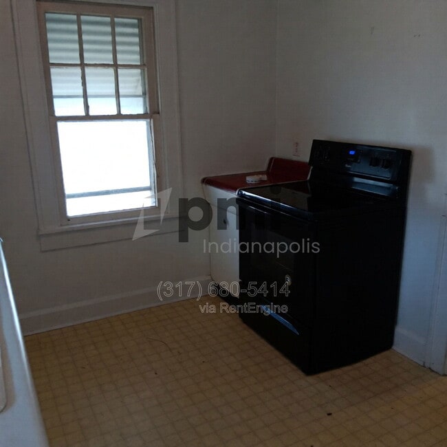 Building Photo - 5041 W 13th St