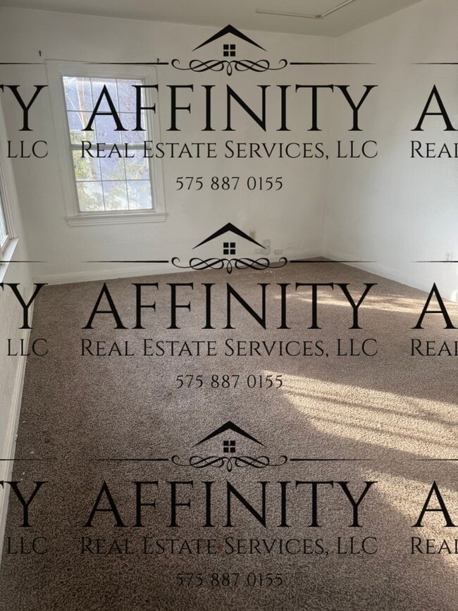 Building Photo - 2 bedroom home