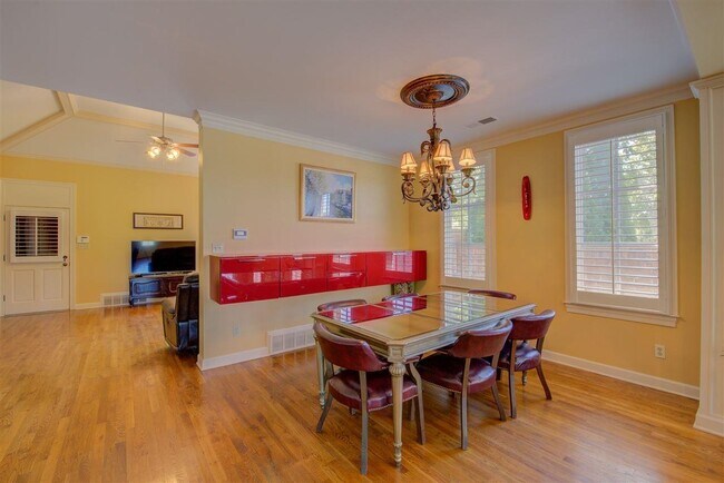 Building Photo - 1986 W Arden Oaks Dr