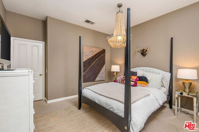 Building Photo - 3470 Consuelo Dr