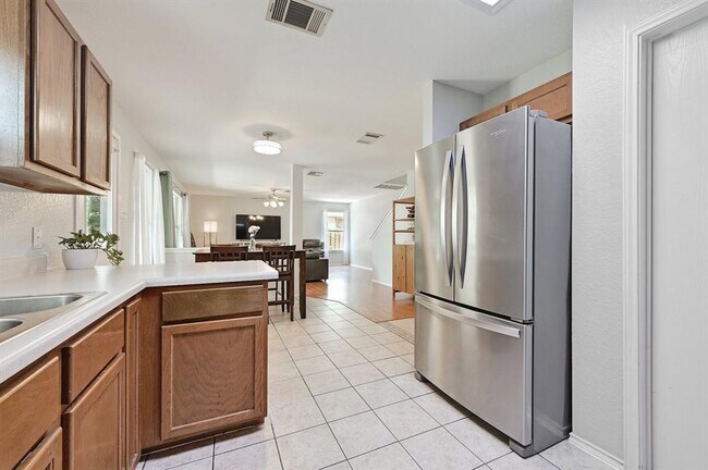 Building Photo - 252 Fall Creek Dr