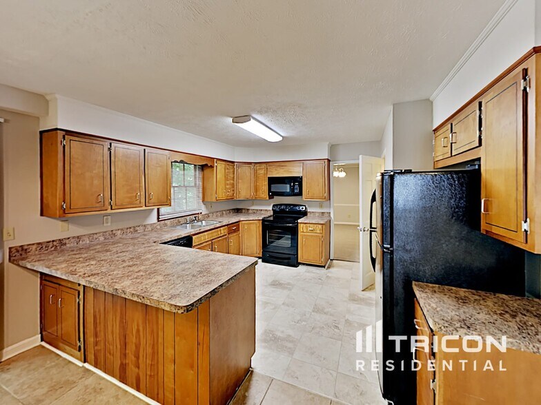 Building Photo - 1720 Ridgefield Dr