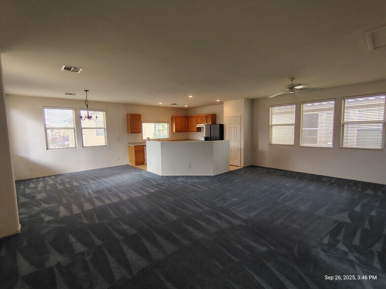 Building Photo - 6284 W Cougar Ave