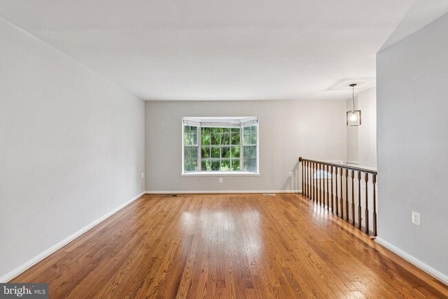 Building Photo - 5790 Burke Towne Ct