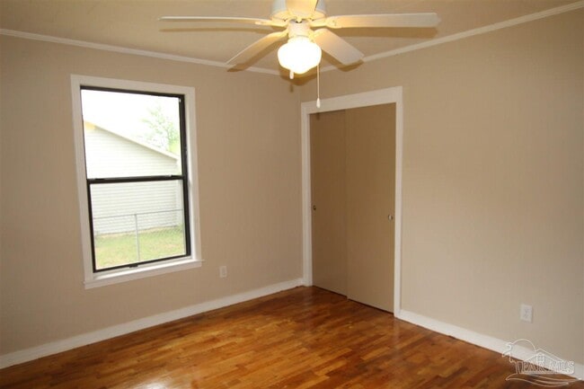 Building Photo - 4639 Santa Rosa Dr