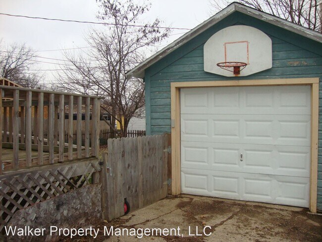 Building Photo - 4 br, 2 bath House - 1128 W. State Street