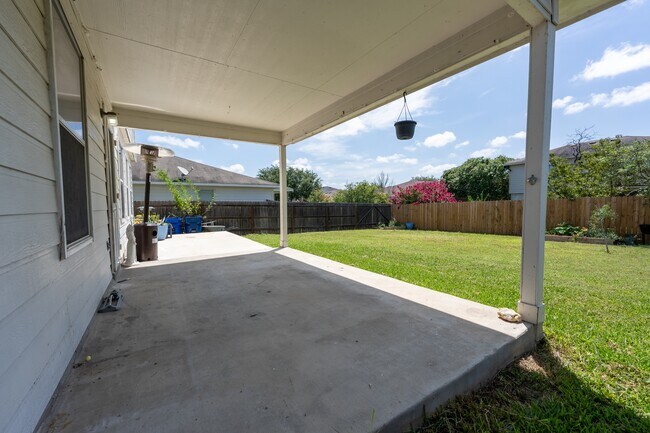 Building Photo - 337 Longhorn Way