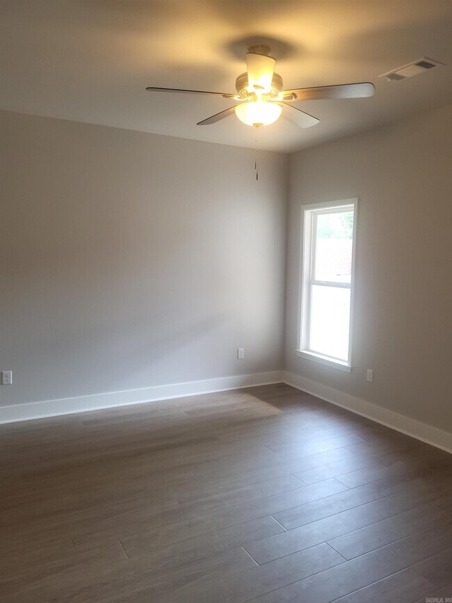 Building Photo - 1803 Aldersgate Rd