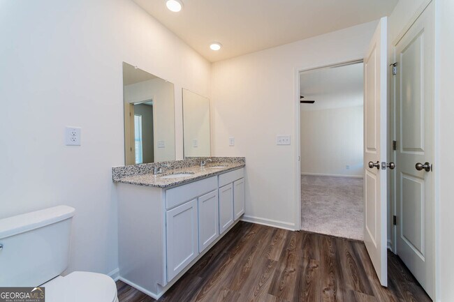 Building Photo - 307 Gazebo Dr