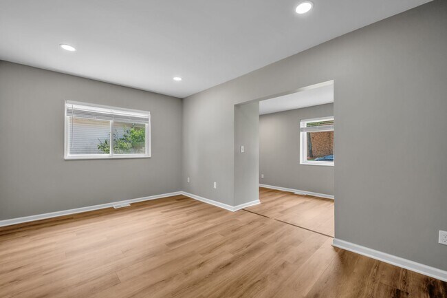 Building Photo - 4 bedrooms $2150