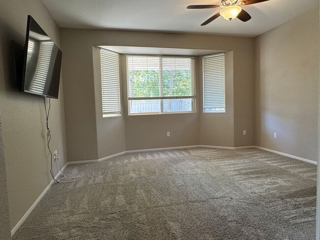 Building Photo - Cute home in Sun City Roseville 55+ community