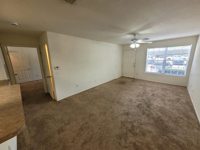 Building Photo - 5914 Willow Ridge Dr