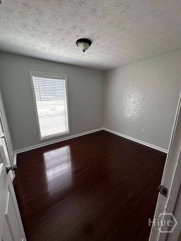 Building Photo - 25 Robin Hood Dr