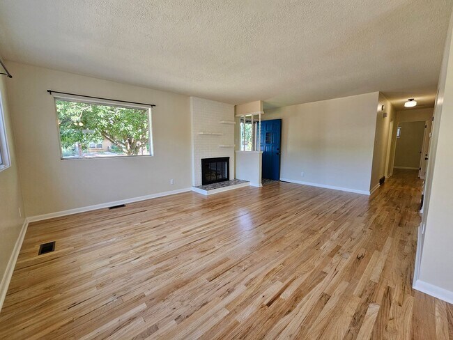 Building Photo - Charming 3-Bedroom Home Across from UCCS –...