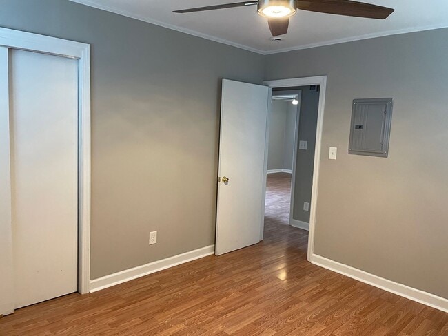 Building Photo - 2 bed, 1 bath house located in Siler City!