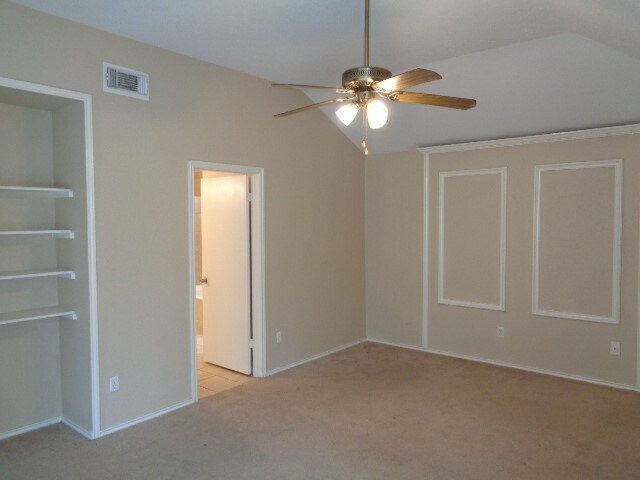 Building Photo - 16318 Leamington Ln